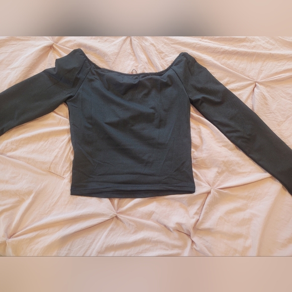 NWT Ediked Black Tahlia V Neck Off Shoulder Top Size S - Picture 4 of 4